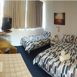 https://the-club-hotel.queenslandhotels.net