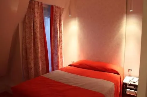 Hotel Orphee Paris 3*,